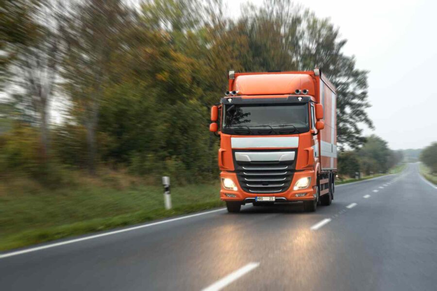 Przewozy ciężarowe w powiecie żnińskim. Jak robić tu biznes transportowy i nie wypaść z trasy?